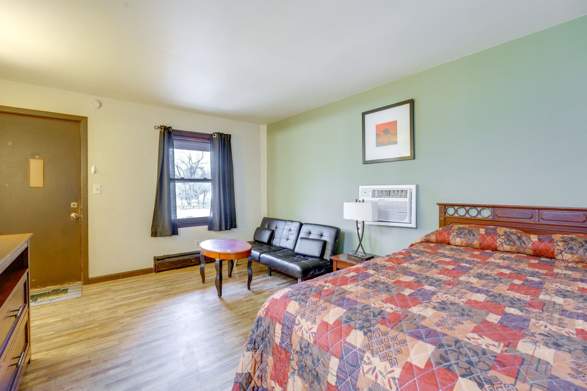 Estudio clásico en The Olde Mill Inn of Clarkston North