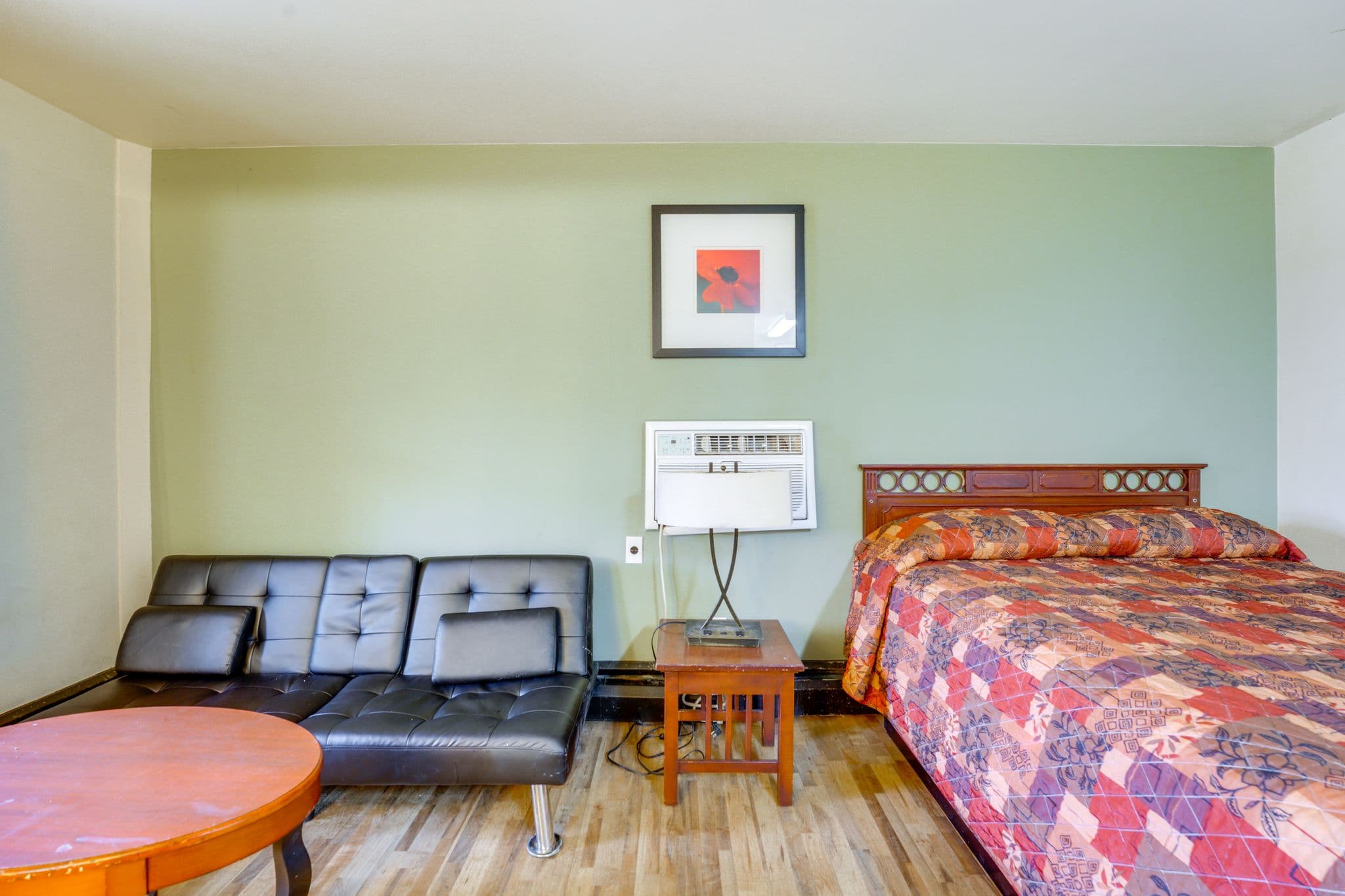 Estudio clásico en The Olde Mill Inn of Clarkston North